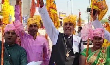 खाटू नहीं जा पाए तो PHOTOS में देखिए मेला: 40 लाख से ज्यादा भक्त पहुंचे, कोई पैदल तो कोई पेट के बल आया, पैर रखने की जगह नहीं