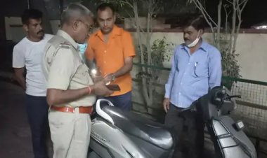 नाले में मिली युवक की लाश:स्कूटी से हुई शिनाख्त, मुंह से निकल रहे झाग, परिजन का आरोप- जहर देकर मारा