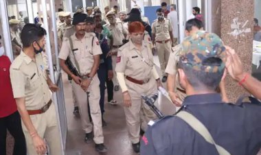 भूख हड़ताल पर बैठे 4 बंदियों की तबीयत बिगड़ी: पुलिस बंदोबस्त के बीच JLN अस्पताल में कराया इलाज; इमरजेंसी में आवाजाही भी रही बंद