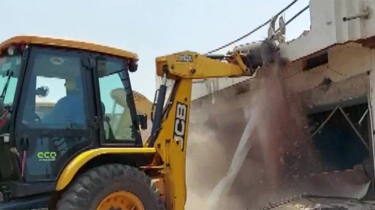 पत्थरबाजों पर शिवराज सरकार का सख्त एक्शन, संपत्ति पर चला बुलडोजर