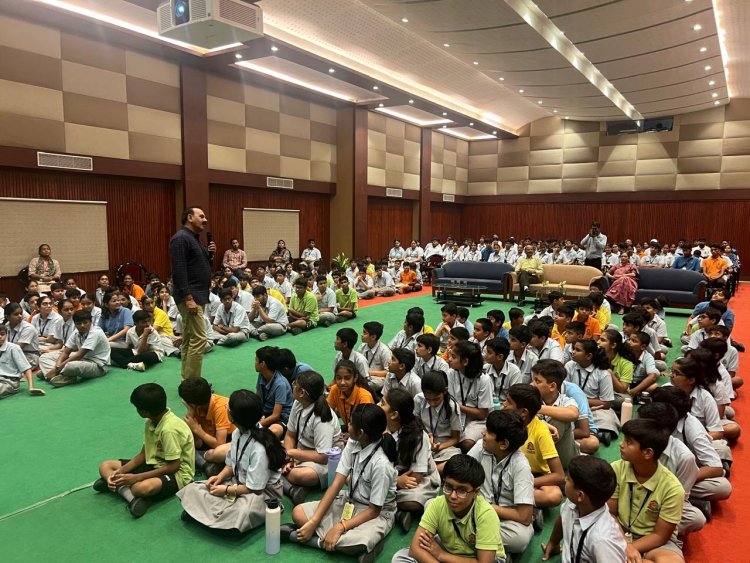 पुलिस अधीक्षक ने संस्कृति द स्कूल में विद्यार्थियों को किया साइबर अपराधों के प्रति जागरूक